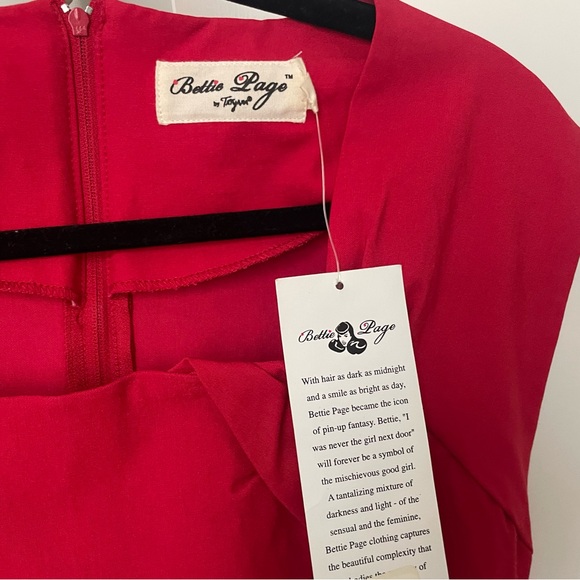 Bettie Page Retro Pinup Girl 1950’s Red Wiggle Dress Vintage Inspired - Picture 9 of 13